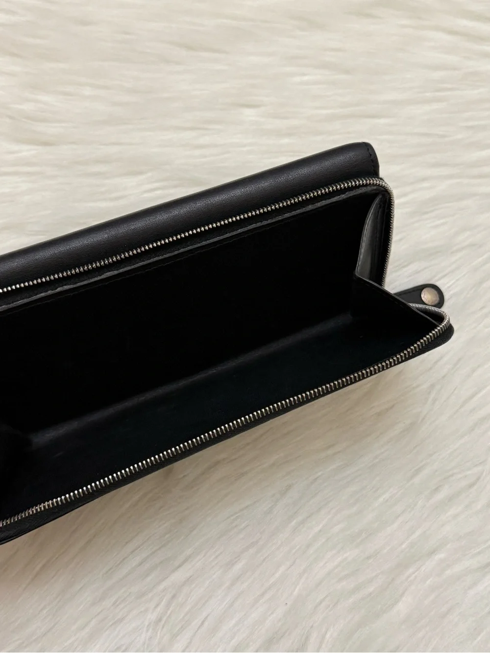COACH - BLACK ALL SMOOTH LEATHER VINTAGE TRIFOLD TRAVEL WALLET
